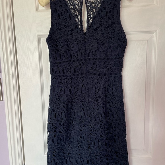 Massimo Dutti lace dress - Picture 2 of 5
